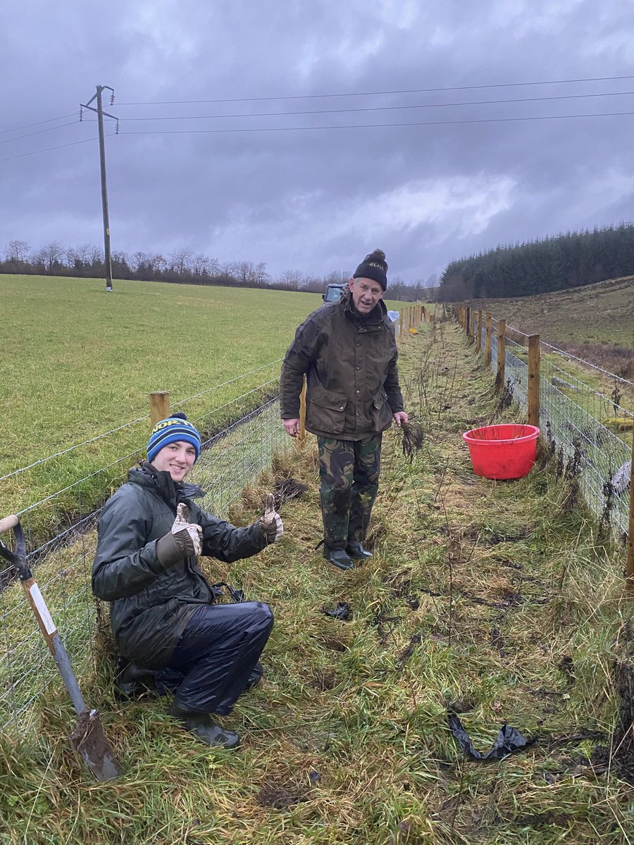argatyredkites's tweet photo. As 2024 draws to a close we thought we’d share some our highlights. This year we:
◦Translocated another beaver family to Argaty in partnership with @BeaverTrust 
◦Began planting 15k trees in our #NatureRestorationFund project, Restoring the Waterways Reconnecting the Cores 1/ https://t.co/M7fR9G459K