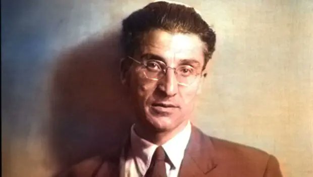 "È bello vivere perché vivere è ricominciare, sempre, ad ogni istante". Cesare #Pavese