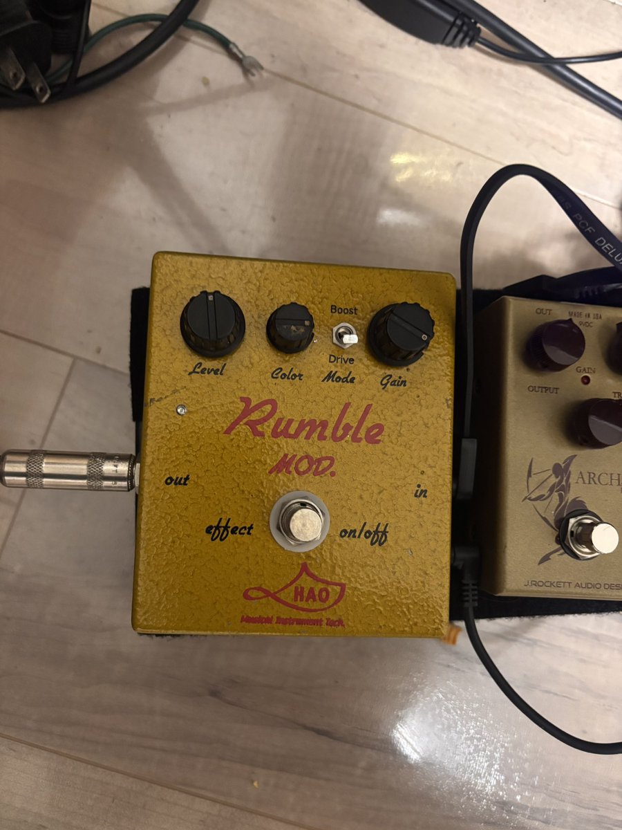 今年最後に購入したエフェクター。
今更ながら良すぎた。
一先ず良いお年を。

#HAO
#Rumble Mod
#Dumble