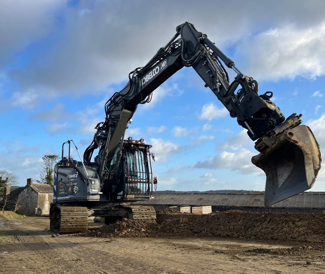 Nev the rev Davies tweet media