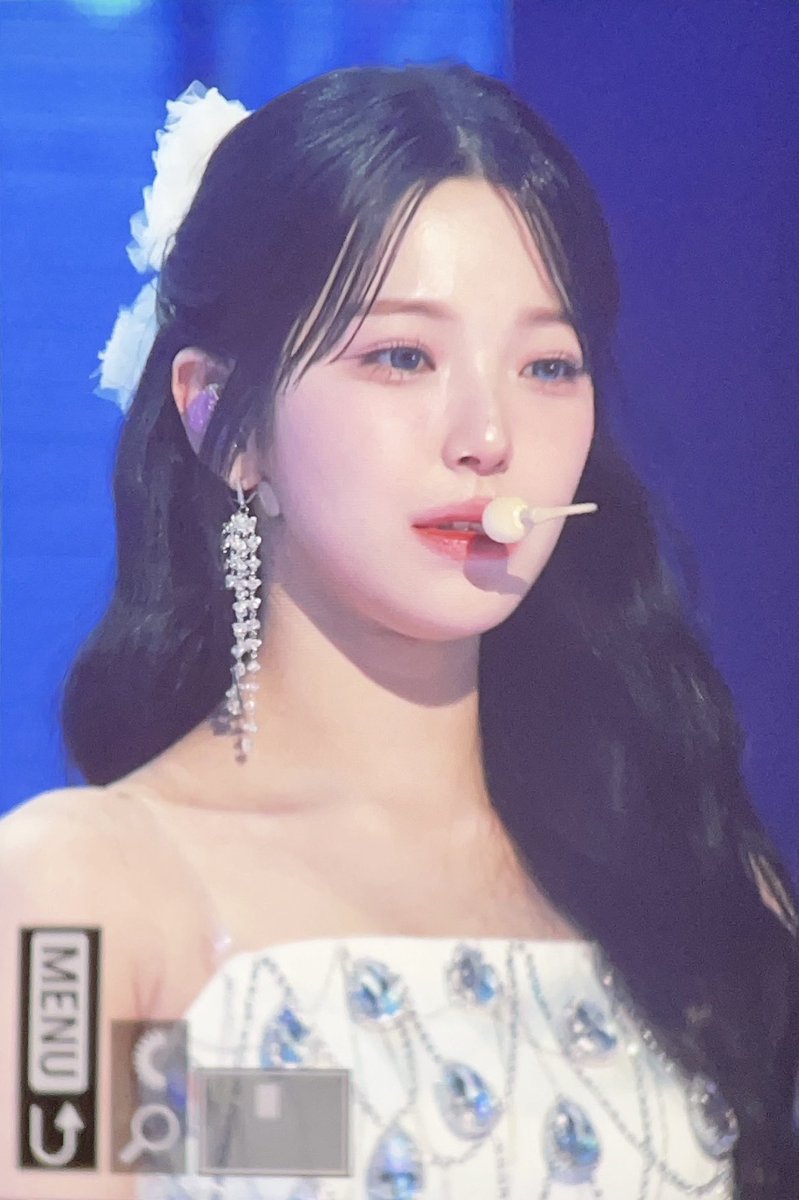 OOOO429_'s tweet photo. 241231 MBC 가요대제전 

마지막 무대를 볼 수 있어서 다행이야..
고생했어!! 울지말구..🥹🫳🏻🫳🏻🫳🏻

#프로미스나인 #지헌 #백지헌 #fromis_9 https://t.co/7w63gE2b1n