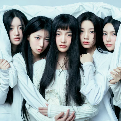 Forbes has named the standouts kpop songs of 2024:

Rosé, Bruno Mars - APT.
ILLIT - Magnetic
aespa - Supernova
NewJeans - How Sweet
NewJeans - Supernatural
Katseye - Touch
TWS - Plot Twist
IU - Love Wins All
RIIZE - Impossible
Bibi - Bam Yang Gang
ATEEZ - Work
ATEEZ - Ice On My