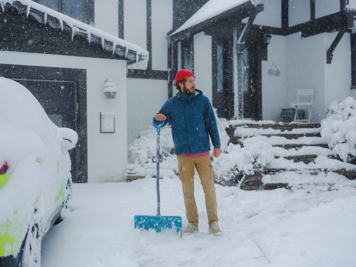 ❄ Winter is here, and snow is right around the corner.

Take the necessary percussions this winter to shovel smarter, not harder.

Check out our list of tips to prevent injuries while shoveling: Bit.ly/41K0CAt