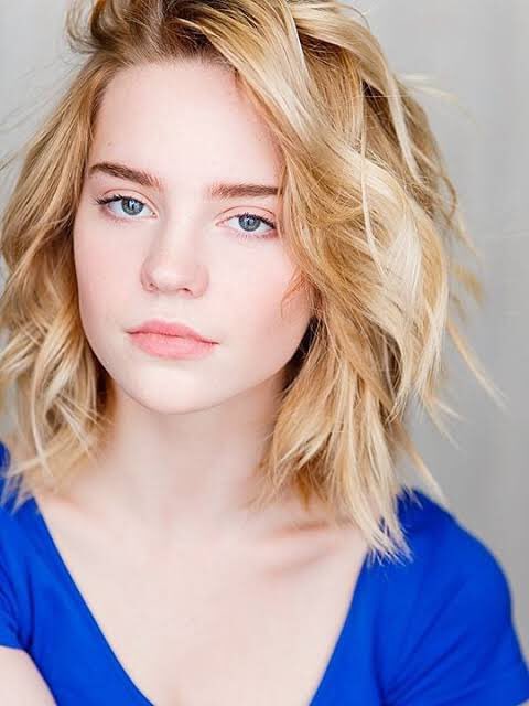 NEODCAU's tweet photo. ÚLTIMO ANÚNCIO DE 2024 💙

Sophie Thatcher (Yellowjackets) irá interpretar KARA ZOR-EL, A SUPERGIRL no DCAU! 🌟🌟🌟🌟

Ela irá fazer sua estreia em SUPERMAN: UM AMANHÃ MELHOR, e depois, ganhará UMA MINISSÉRIE SOLO escrita por @Gustavo63275511 ✨ https://t.co/i0kf0DWNnw