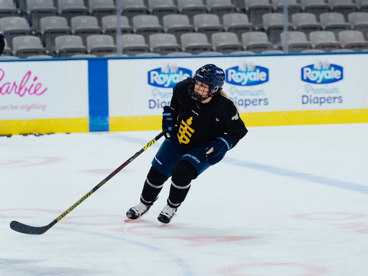 PWHL_Toronto's tweet photo. Morning skate with our newest teammates 😁 https://t.co/XRF3UpvaMy