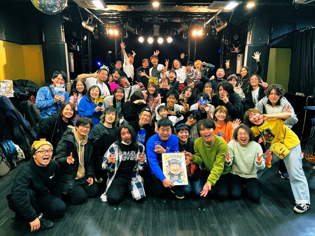 GoldSounds1's tweet photo. 今年も無事、カウントライブ終了しました‼️

2024年も皆様には大変お世話になりました。

懐かし��顔もあり、今まで浅草のシーンを作り上げてきた皆さんには同窓会のような日でしたね🫶

みっきーさんのカウントダウンで明けた2025年、いい年にしていきましょう！
2025年もよろしくお願いします！ https://t.co/NtsJxLAjtC