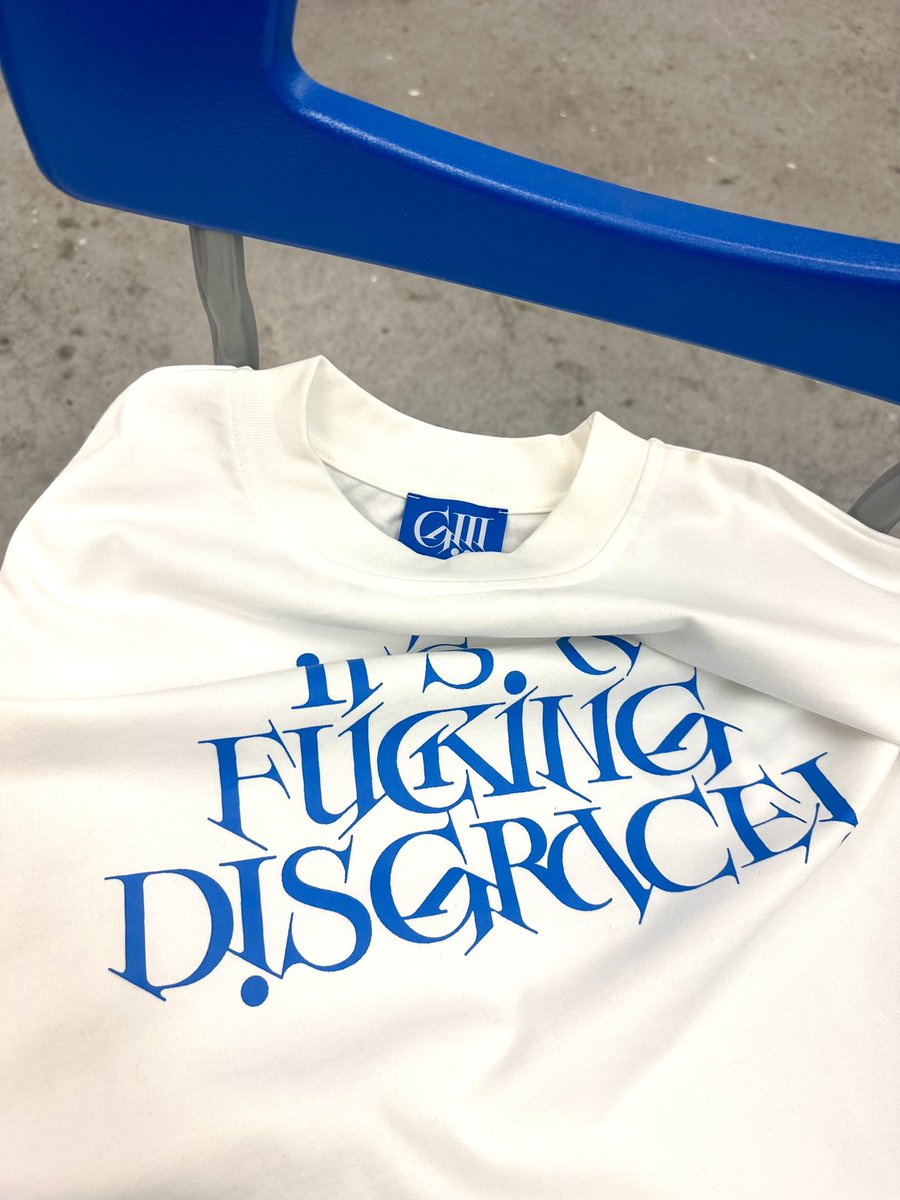 Standsaan's tweet image. « It’s a fucking Disgrace » 
Print + T-shirt available now !!!* 
→ standsaan.com