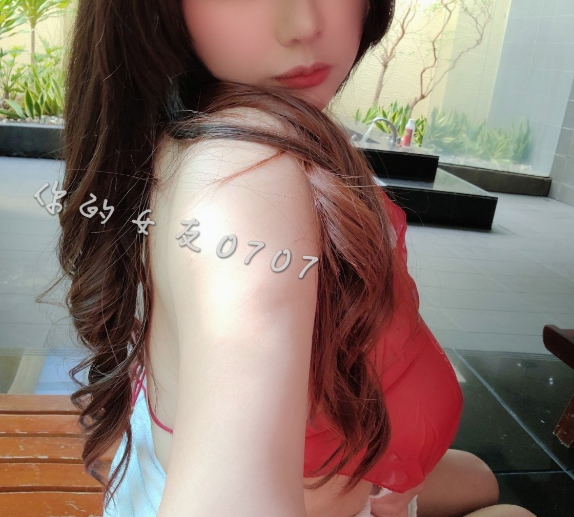 新年快樂
新的一年
不想孤單
可以隨時找我約會

吃飯、看電影、逛街
旅遊、唱歌
我都能陪喔！
但我🈲️音樂課

#出租女友
#收費約會
#一日女友
#陪伴
#台灣約會