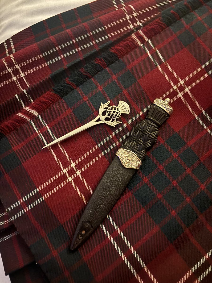 EyeintheskyGla's tweet photo. Getting all set for a New Year Ceilidh 31st December 2024 🔔🎄🥂#drymen #balmaha #lochlomond #tomweir #clachaninn #winnockhotel #drymeninn #newyear2025 #Hogmanay #NewYear2025 #HappyNewYear #party #ceilidh #music #bowtie #kilt #sporran https://t.co/4Dt0Vh2H48