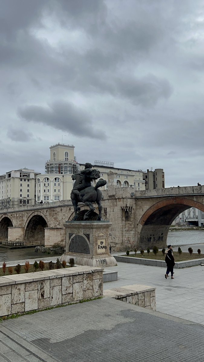 Değerli arkadaşlar,

Pek az yazımı mutlaka okunması temennisiyle paylaşıyorum. Bu kez Balkanların incisi Üsküp'ü, gerdanı Taş Köprü'yü, Osmanlı mirasını ve gölgelerini, medya diplomasisi turumuzu, TİKA balını, Türkçe Bayramını yazdım...
fokusplus.com/dosya/vardarin…