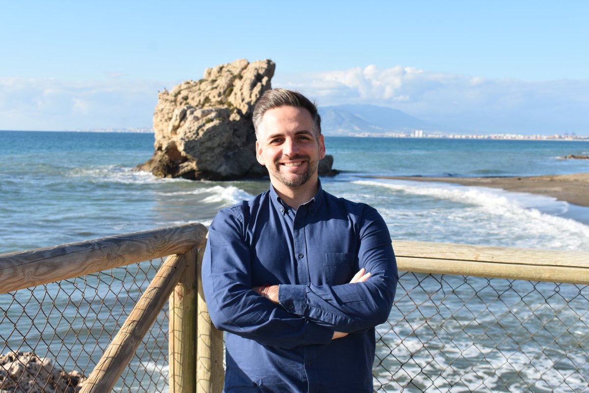 🎶✨ **¡Bienvenido 2025! ✨🎶  Que este año esté lleno de armonía, inspiración y grandes logros para todos. ¡Sigamos creando música juntos! 🎼💫