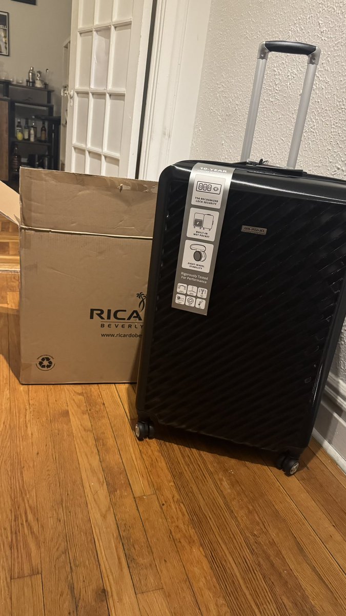 Give credit where credit is due, can’t ONLY call out companies when you’re not satisfied. THANK YOU to <a href="/Delta/">Delta</a> for sending me this nice replacement luggage. Great customer service! Now hoping they’ll give me platinum on my 23rd anniversary!
