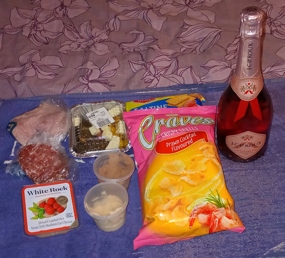 On my own this New Year 😟
So Ima off to Big Bay to make a little picnic and toast in 2025!