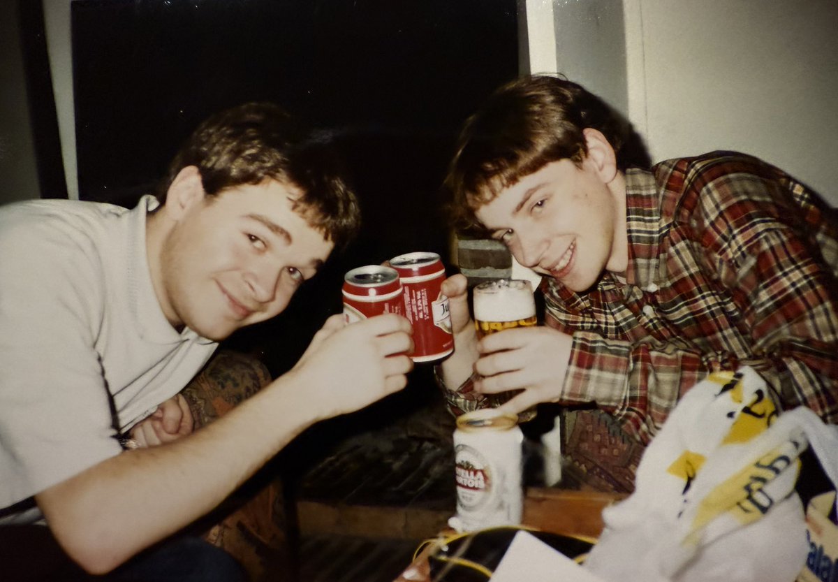 spacemonkeys's tweet image. Happy New Year to all friends of Space Monkeys. Party like it’s 1995. ❤️✌️ 🙉 😊 

botw.ticketline.co.uk/order/gateway/…

#spacemonkeys30