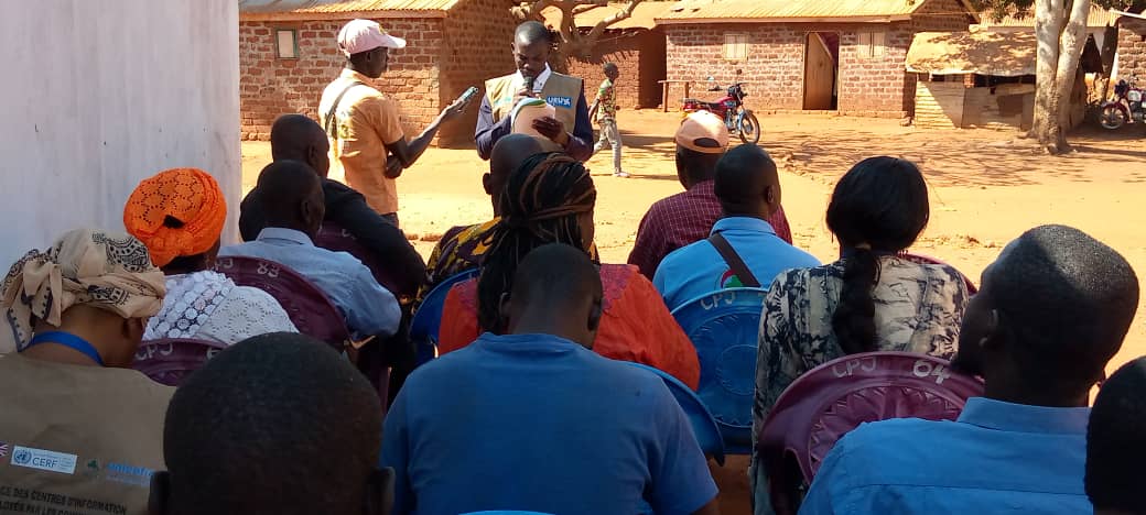 ORGANISATION URU (@uru_car) on Twitter photo Cérémonie de remise officielle des centres d' information de feedback Dans le cadre du projet de l'engagement communautaire et la redevabilité envers les populations. localité de Bria
<a href="/UNCERF/">CERF - The UN's emergency fund</a> <a href="/CBPFs/">PooledFunds_OCHA</a> <a href="/OCHA_CAR/">OCHA CAR</a> <a href="/UNICEF_CAR/">UNICEF Central African Republic</a> #InvestinHumanity Cérémonie de remise officielle des centres d' information de feedback Dans le cadre du projet de l'engagement communautaire et la redevabilité envers les populations. localité de Bria
<a href="/UNCERF/">CERF - The UN's emergency fund</a> <a href="/CBPFs/">PooledFunds_OCHA</a> <a href="/OCHA_CAR/">OCHA CAR</a> <a href="/UNICEF_CAR/">UNICEF Central African Republic</a> #InvestinHumanity