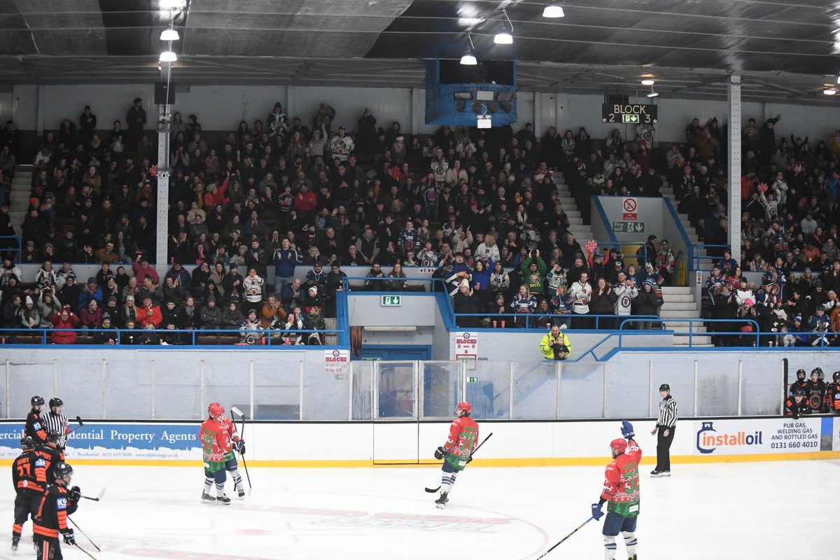 edcapitals's tweet image. 𝐓𝐎𝐃𝐀𝐘’𝐒 𝐀𝐓𝐓𝐄𝐍𝐃𝐀𝐍𝐂𝐄: 2️⃣4️⃣0️⃣0️⃣

👏🏼👏🏼👏🏼

Simply incredible to see the Lion’s Den looking so busy today. As a club from the Coaching staff, management and the players we thank you so much for your support 🙌🏽🦁