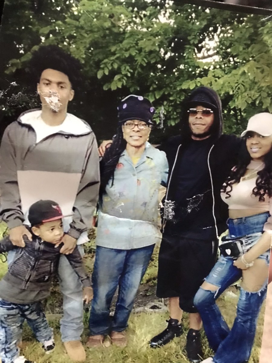 DeMarioBattle's tweet photo. They took everything from my Gran ma. My sister my brother my nephew not wit me.. https://t.co/pI0kMnT0Kj