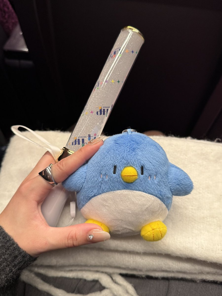 明けましておめでとう御座います✨
本年ももなかを宜しくお願いします🙇🏻‍♀️

楽しい年越しでした✨
瀬戸ちゃんお見送りで困らせちゃった^^;

 #みんなまライブ2025