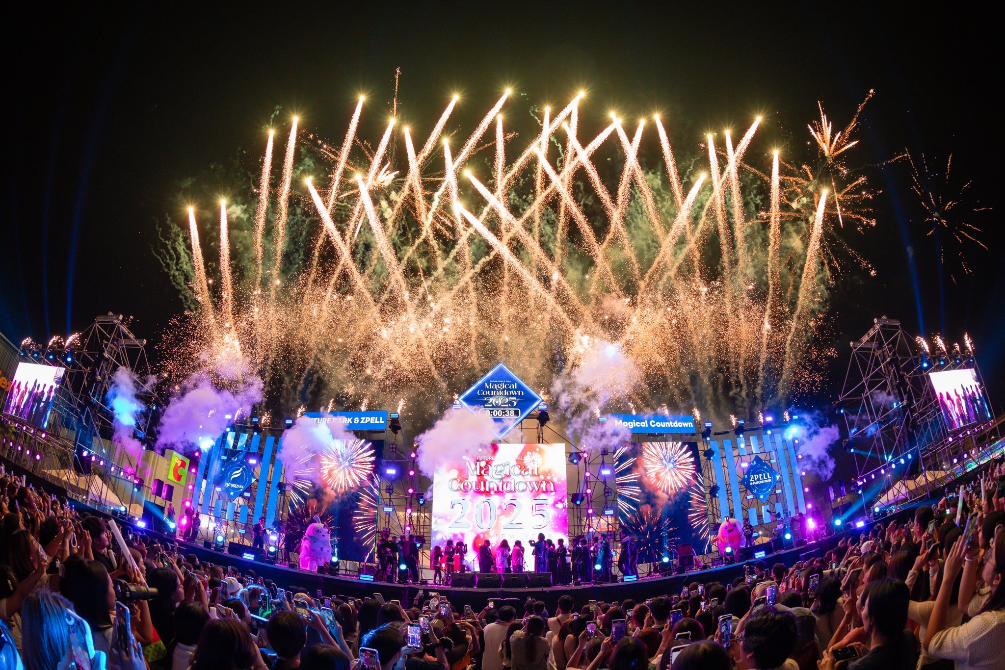 GgJah1VbYAAGxHw?format=jpg&name=large