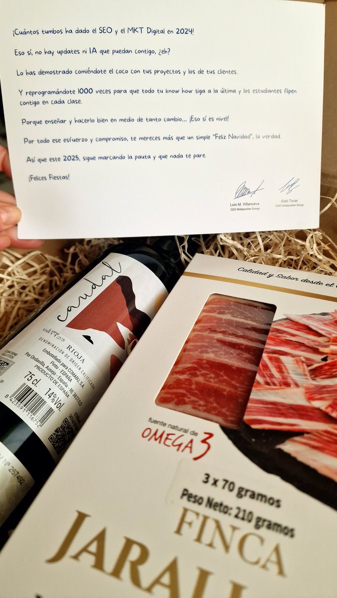Hoy para nochevieja, disfrutaremos del jamón y del vino de <a href="/WebpoAcademy/">WebpositerAcademy</a>. Gracias a <a href="/Lu1sma/">Luis M. Villanueva</a> e Iñaki por este detallazo y por contar conmigo como profe 🤩. ¡Feliz Año!