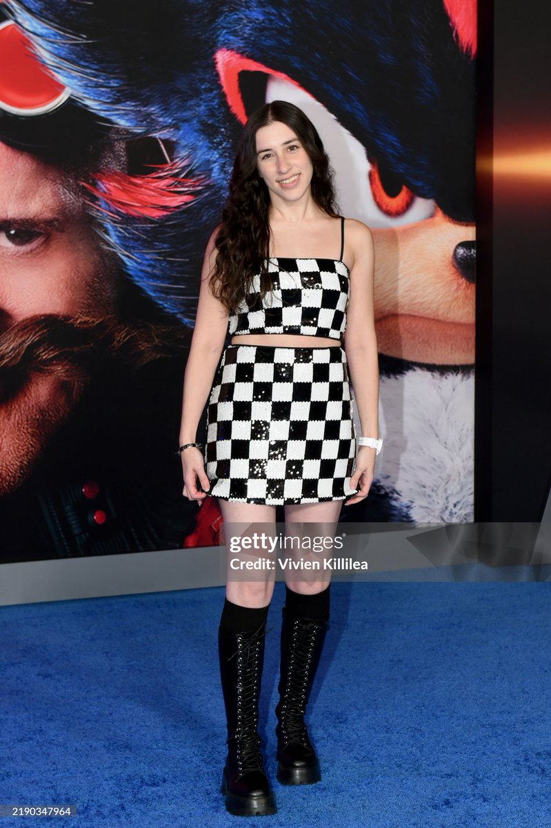 Ending 2024 with being a GETTY IMAGE. FOR BEING A SONIC FAN.
AND I'M STANDING RIGHT IN FRONT OF SHADOW. 🥹

DON'T LET YOUR DREAMS BE DREAMS, GANG 💙🖤