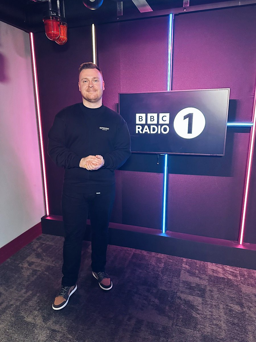 Counting down to 2025 with a load of Dance Anthems right now <a href="/BBCR1/">BBC Radio 1</a>! Come join! 🔥🎉