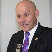 La venida de un nuevo año trae consigo la renovación de sentimientos y deseos positivos. Esto no es más que renovar la esperanza; renovación que subyace en la fe que tenemos en nosotros mismos. Estamos conscientes que somos capaces de transformar nuestro presente para tener un