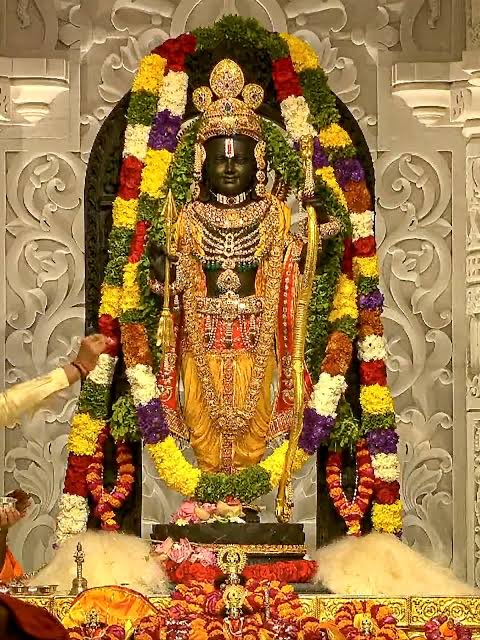 BattaKashmiri's tweet image. Starting 2025 with the Lord of the Universe ❤️

#Welcome2025