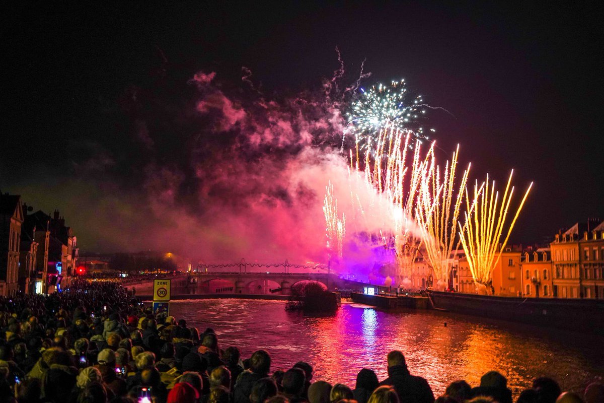 ValerieHayer's tweet image. Au milieu des défis du monde, nous avons traversé en 2024 des moments d’instabilité mais aussi de très beaux instants.

Pour 2025, je fais le vœu d’une Europe forte, souveraine et prospère. Nous nous y emploierons !

À tous les Français et Européens, très belle année 2025 🥰✨