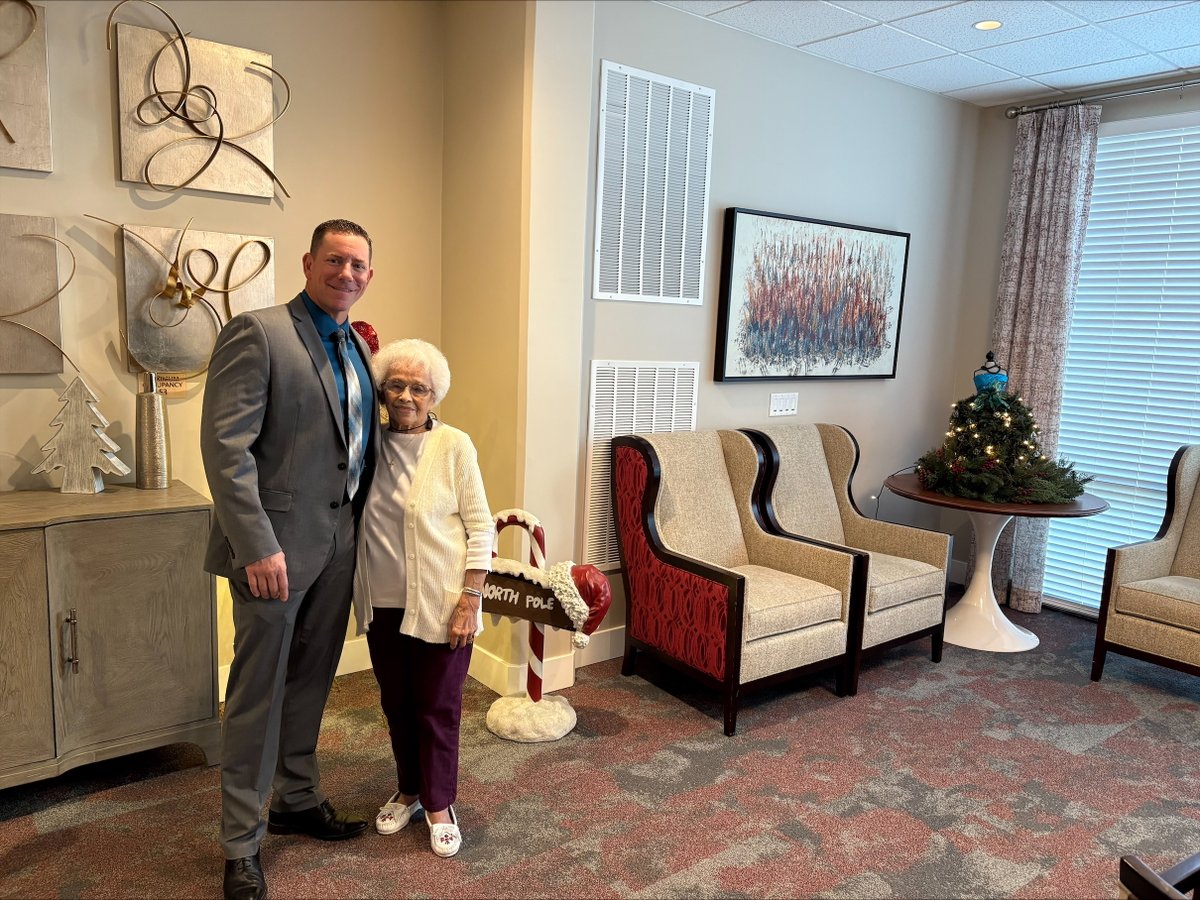 HaywardPD's tweet photo. A huge thank you to Morning Star Senior Living Facility for the invite to their recent 3rd annual First Responder Appreciation Breakfast!

It was a pleasure to enjoy amazing food and take part in great conversations with members of our community!

#HelloHayward  #HaywardPD https://t.co/dmPFbaPApZ