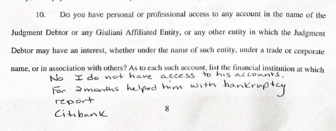 EndureFlourish's tweet photo. #MariaRyan vs #RudyGiuliani bus-throwing?
Nov 14 Info subpoena response: Maria claims she has no access to Rudy's business &amp; personal bank accounts
Dec 27 depo: Rudy says Maria has &amp; had access to them all
Dec 31 depo (scheduled): What will Maria claim today?? https://t.co/cuh0WXDppw