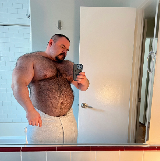 Handsome big bear <a href="/nightmodecity/">nightmodecity</a> 😍
#LGBTQ #gay #bear #gaybear
