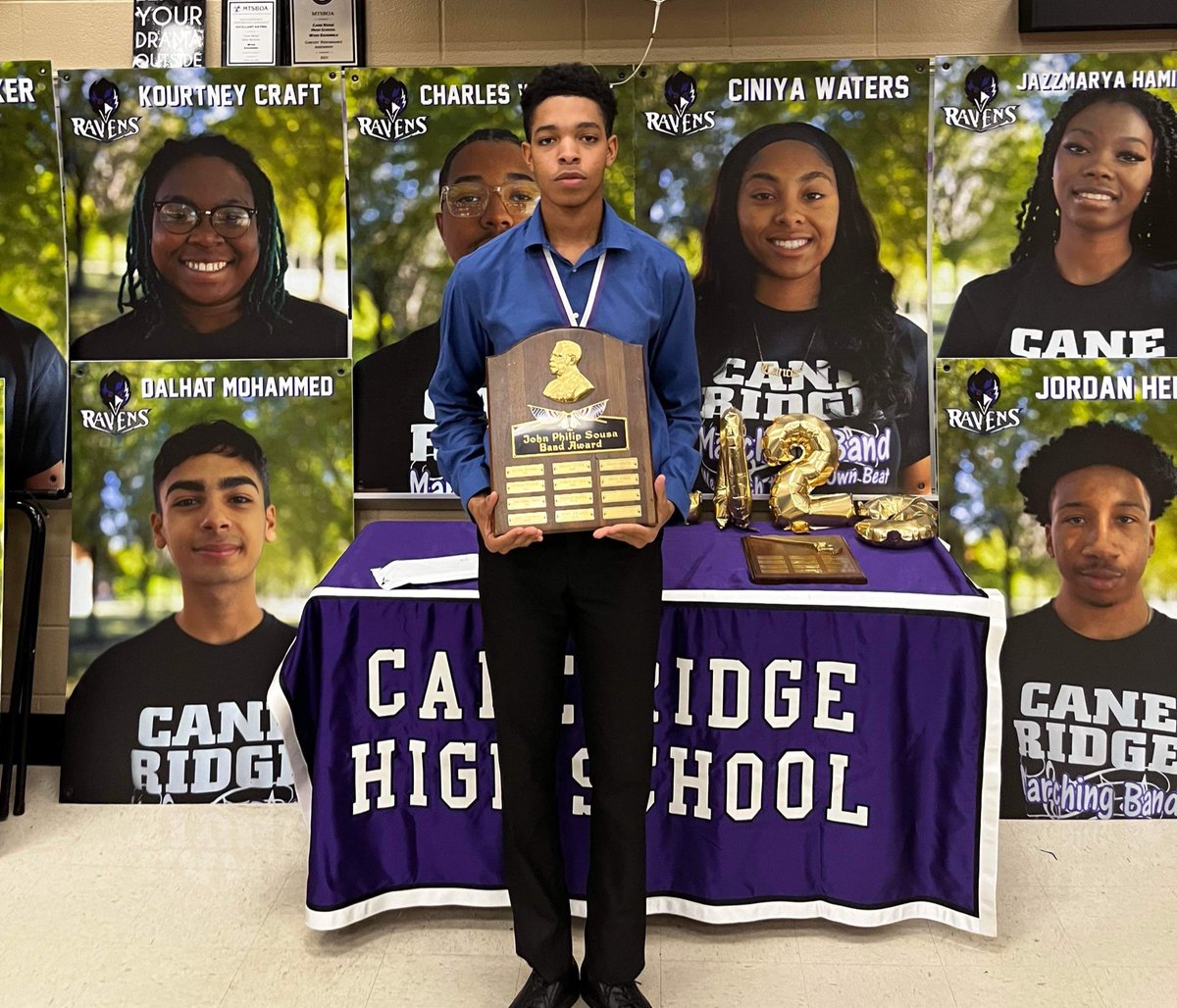 RhythmicRavens's tweet photo. Mikal Former Cane Ridge Renowned Sound Drum Major who is currently a sophomore Music Education Major and Student Arranger for Jackson State out here going viral.  💜🖤💜🖤 https://t.co/2UTxvDheBZ