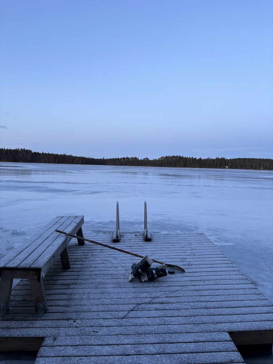 Hyvää uuttavuotta kaikille. Onko parempaa tapaa klousata tätä vuotta, kuin pienet pond hockeyt Tammelassa. <a href="/tammelankunta/">Tammelan kunta</a> #uusivuosi2025