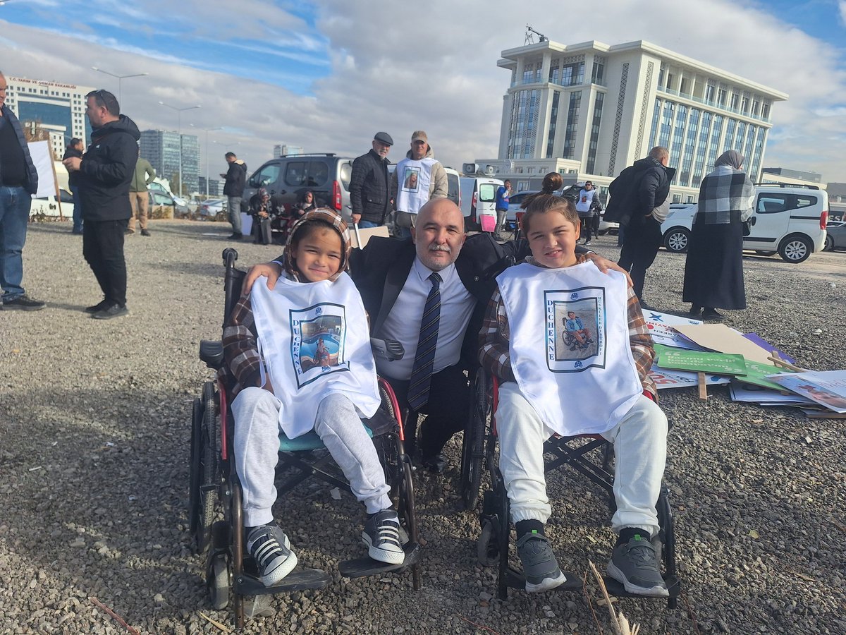 <a href="/polat_ozbal/">Polat Özbal</a> Yeni yılınız kutlu olsun Polat Başkanım 2024 yılının en güzel artısı sizi tanımaktı 🙋‍♀️🌸
Desteğiniz bizlere için çok kıymetli Siz çok kıymetlisiniz🙏
#7500AileilaçBekliyor