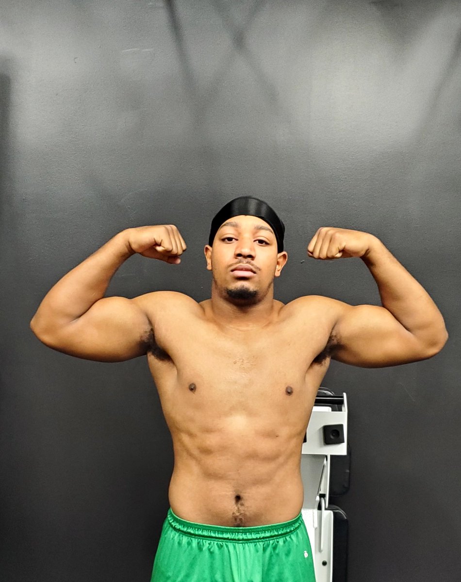 JaidonWalker4's tweet photo. 315!!! @CoachDerekMason @coach_b_lewis30 @coach_monaco @stewdg1 @BlatnickJamie
@crivera52 @AfnfR @FBCoach_P @A_Gaitor
@BlazeBarista @CoachTPart
@CoachTrot @CoachDBrown27
@bmack_11 @cjmurray12 @DarianDulin
@JerodAlton @dc_football74 @ToddThrockmort3
@Korel_Smith18 https://t.co/2H1qr2SQxz