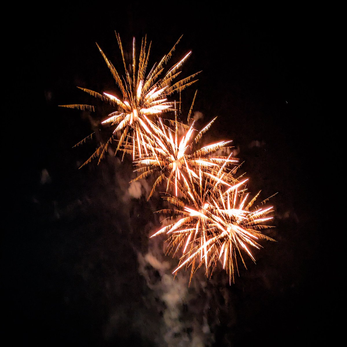 Hyvää Uutta Vuotta 2025 🎇

Huomenna vielä lomaillaan, mutta heti vuoden 2. päivänä ollaan takas sorvin ääressä ratkomassa maanomistajien ongelmia ja haasteita.