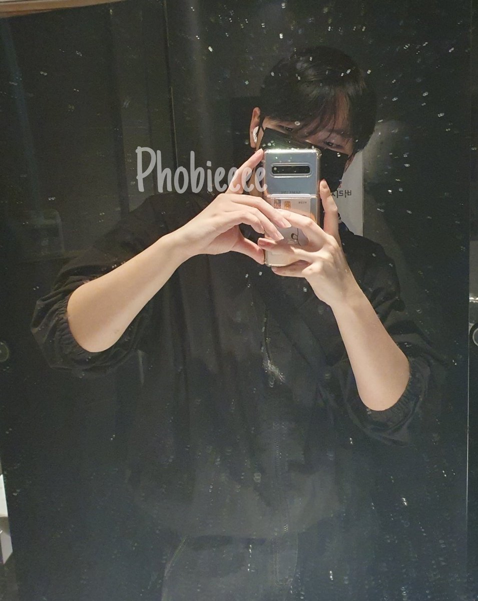 Phobieeee___'s tweet image. 2025년 새해 복 많이 받으세요.