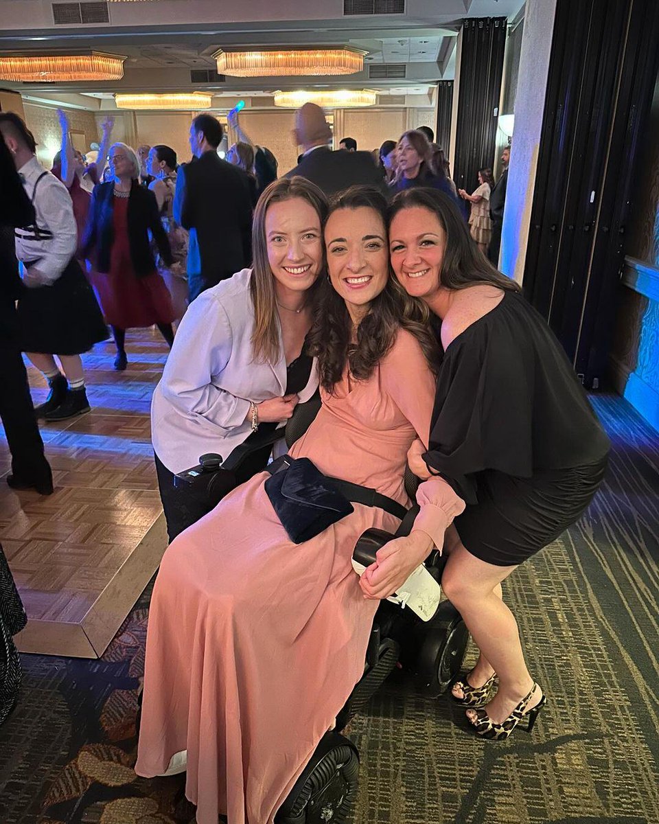 WHILL_US's tweet image. Dance the night away with WHILL!

The Model C2 keeps you moving—11.2 miles of fun on a full charge. ⚡️

#WHILL #ModelC2 #powerchair