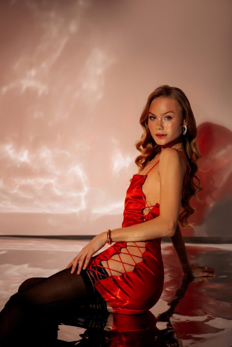 Watch NancyAce's leaked NSFW photo on TwXstars