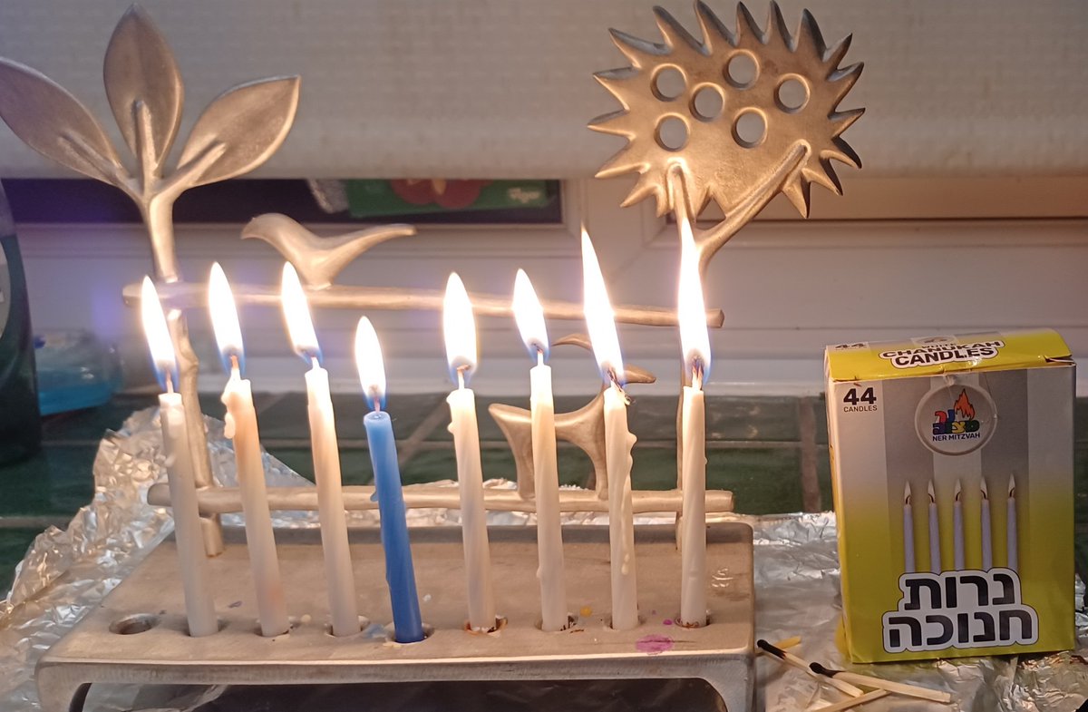 paulbcohen1's tweet photo. On the 7th night of Chanukah and New Year's Eve, I wish all of us peace and happiness in 2025. https://t.co/9AC0PXrZSL