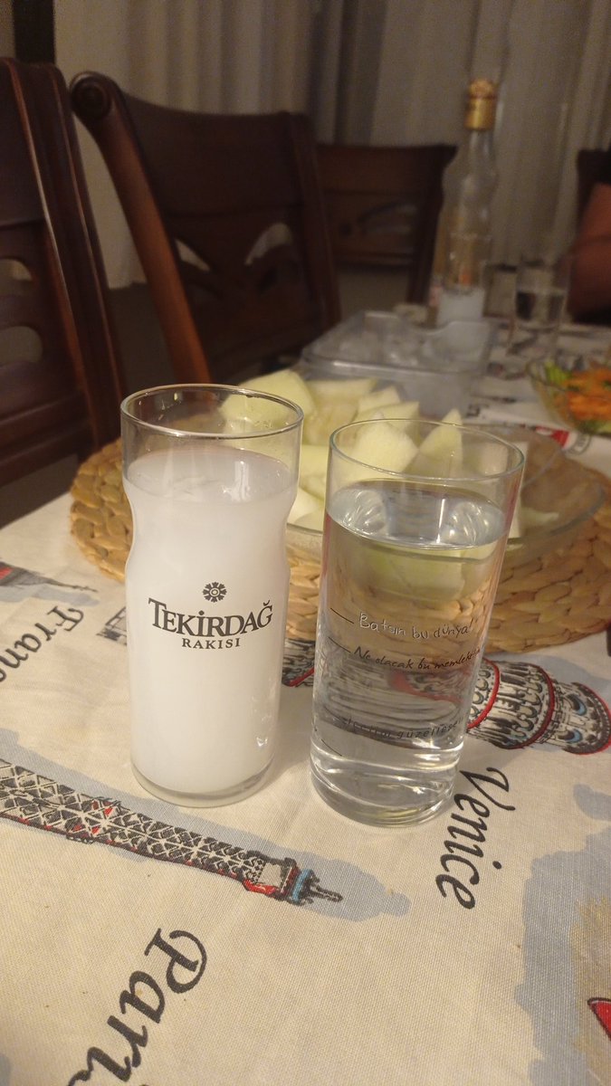 assu2009's tweet photo. Mutlu bir yıl şerefine, daha özgür, daha insancıl günlere 🙏 https://t.co/oN9j6DZ0J2