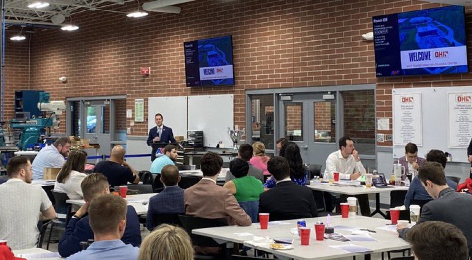 OhioYRs's tweet photo. What a landmark year for Ohio Young Republicans! We made history by having a YR from Ohio become Vice President-Elect, but we also had our foot on the gas the entire year. 

Here's some of our favorite photos from the year. https://t.co/gOEVMIi6Jo