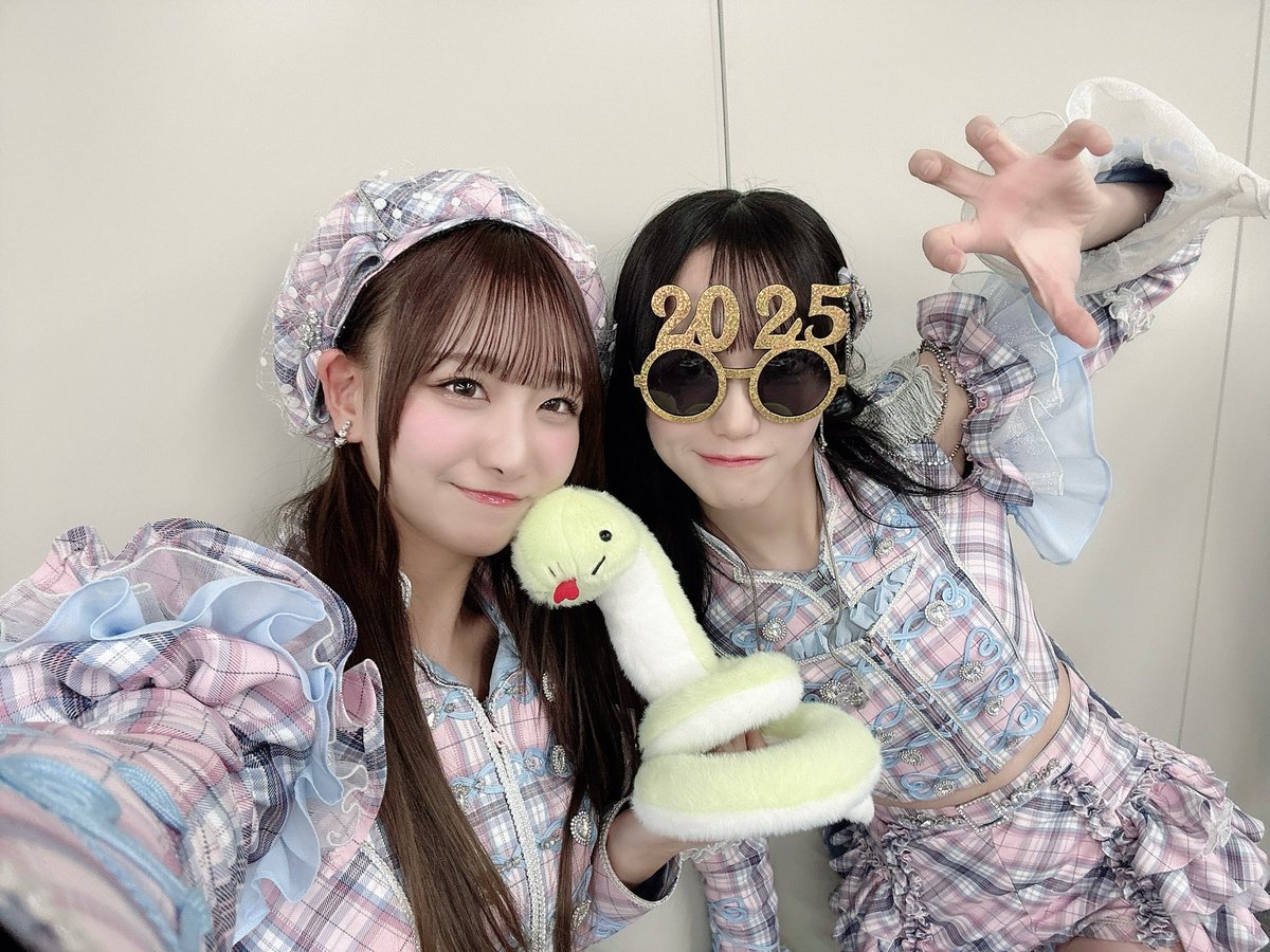 あけましておめでとうございます🎍 #CDTVライブライブ 「絶対アイドル