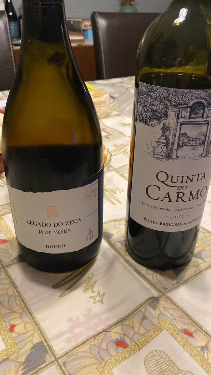 MarcoGouveia75's tweet photo. E hoje para a passagem de ano temos um Douro branco e um Alentejo Tinto.
#MdeMoina #LegadodoZeca e #quintadocarmo
@Legado_Zeca @Bacalhoa
Feliz ano 2025 🥂 https://t.co/wzpyu2oAPw