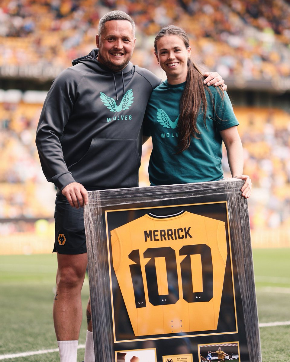 Bethmerrick2's tweet image. A year of all different memories @WolvesWomen @Wolves - here’s to the next 💫🧡🖤