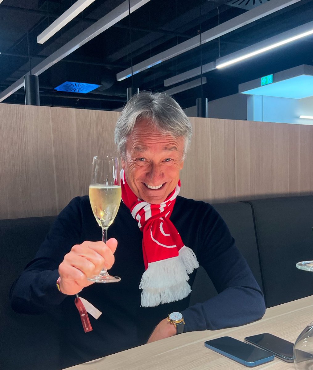 As we step into the new year, I wish you and your loved ones health, happiness, and peace.
May 2025 bring new opportunities, cherished memories, and endless reasons to smile.
Happy New Year to everyone!