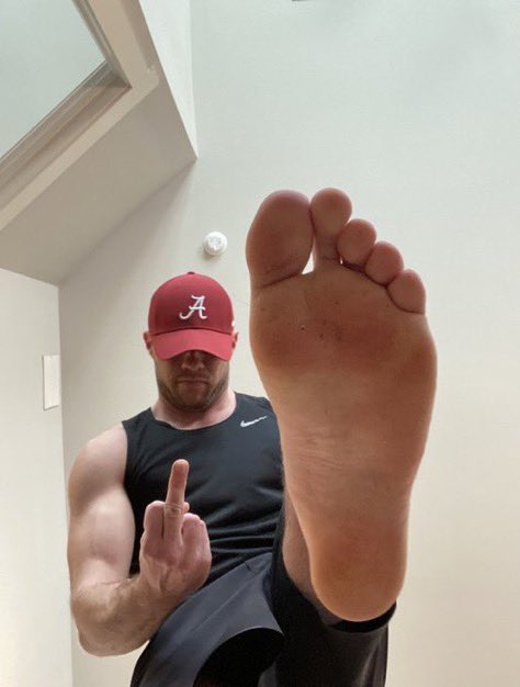 FindomAustin's tweet photo. Final game of season!

While Daddy is at the bar with the boys, I expect you worthless drones to step up and cover my bar tab! 🍻

Make yourself useful by $erving and $ending $1 for every point Bama scored in 2024! 😈🤑

#findom #Alpha #cashmaster
#humanatm #cashdrone #paypig https://t.co/cFkIIkz0SZ