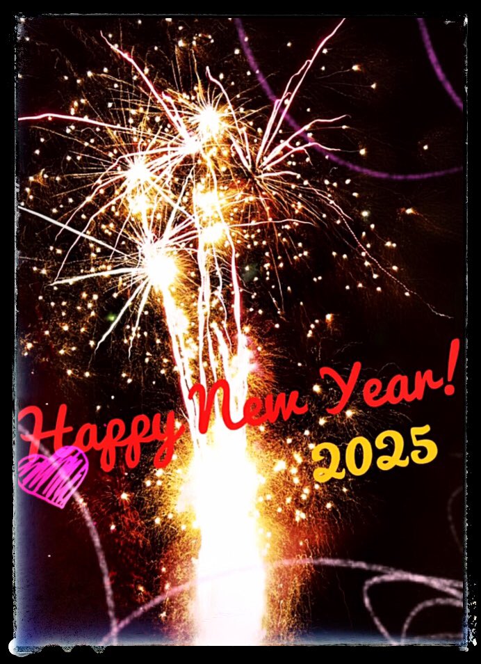 LTentke's tweet photo. #HappyNewYear ❤️ https://t.co/fQQZPKt724