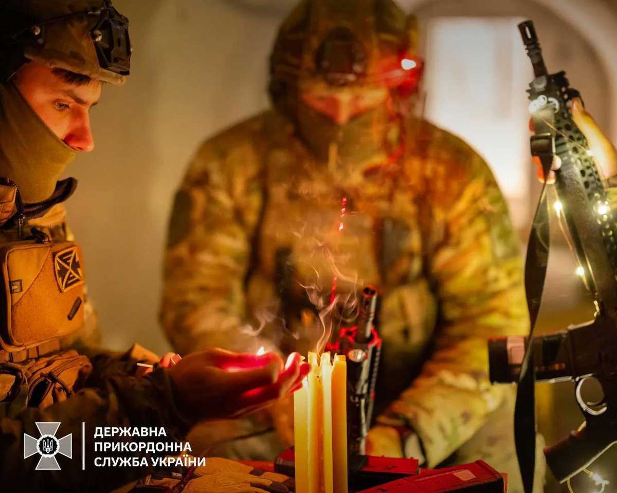 IAPonomarenko's tweet image. Ukrainians are among the world's best warriors.

Every single day of 2024 has proven this time and time again. Ukrainian soldiers—ordinary people, often from villages and small towns, many in their forties and fifties—hold up the skies on their shoulders, accomplishing the…